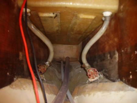 20090724_CockpitDrains_1_JonnyMoore