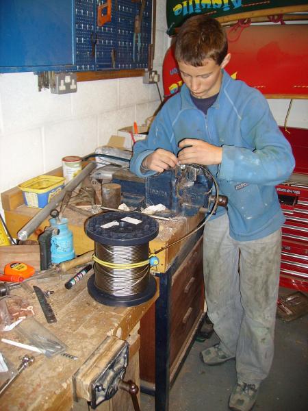 20090725_Rerigging_1_JonnyMoore